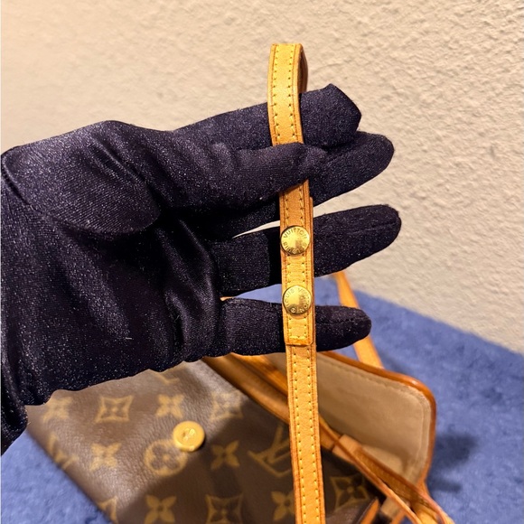 Louis Vuitton Monogram Pochette Twin PM with Removable Strap - Picture 8 of 13